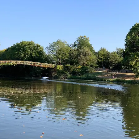 بوتيل La Toue De *