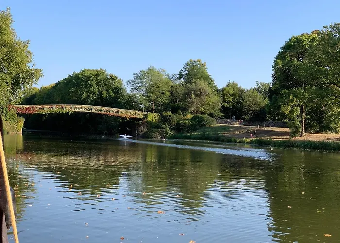 보트호텔 La Toue De *